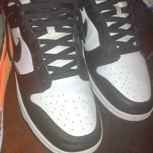 Black and white Nike dunk low